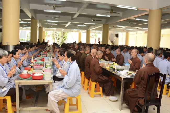 Dharma Talk “Peaceful place to stop ” – The 96th Seven-Day Retreat